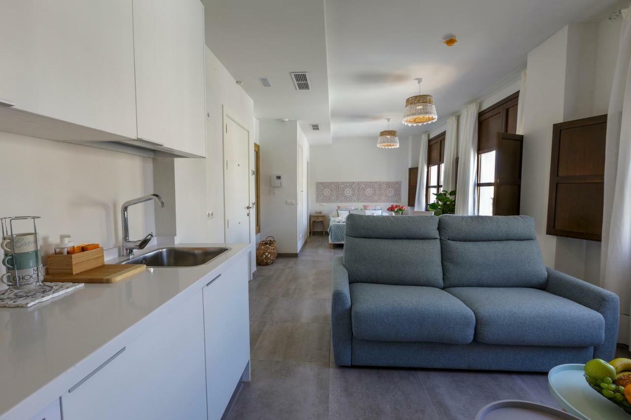 Apartamentos El Marques Малага Экстерьер фото