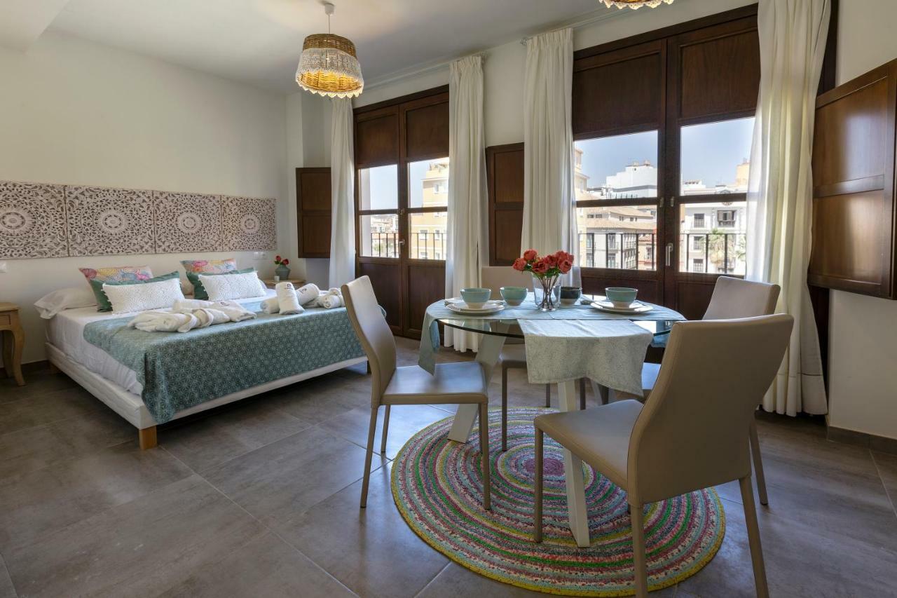 Apartamentos El Marques Малага Экстерьер фото