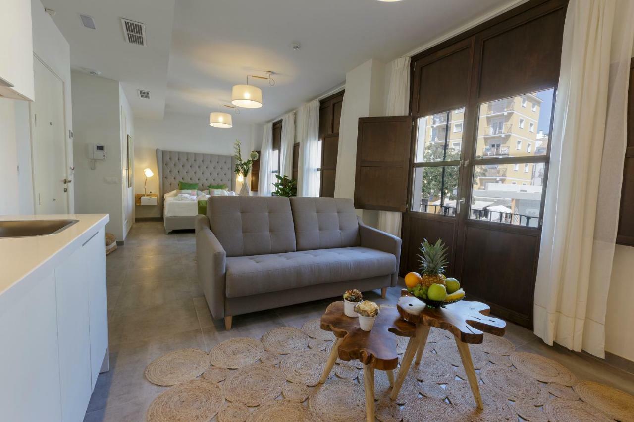 Apartamentos El Marques Малага Экстерьер фото