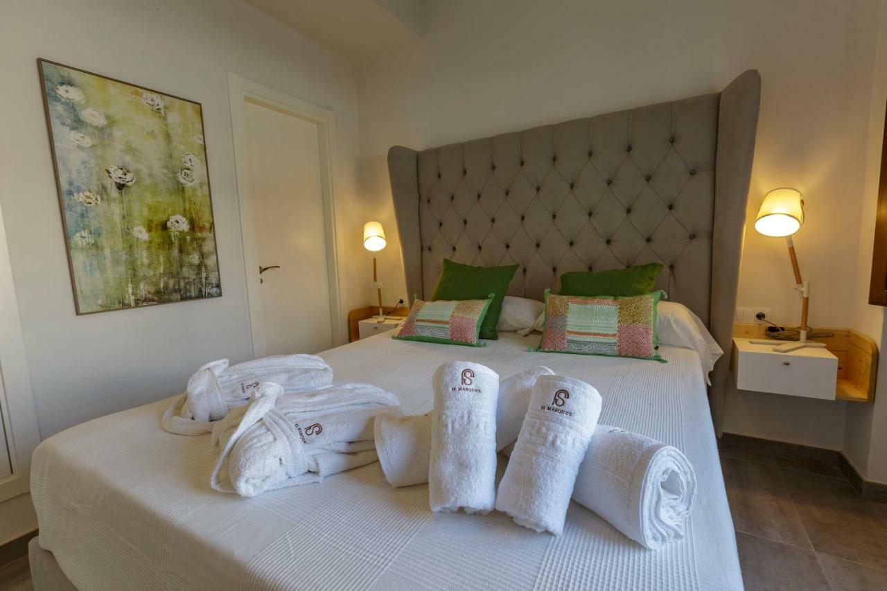 Apartamentos El Marques Малага Экстерьер фото