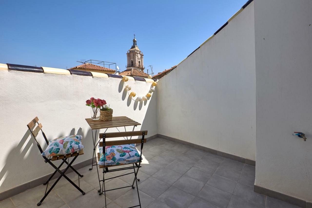 Apartamentos El Marques Малага Экстерьер фото